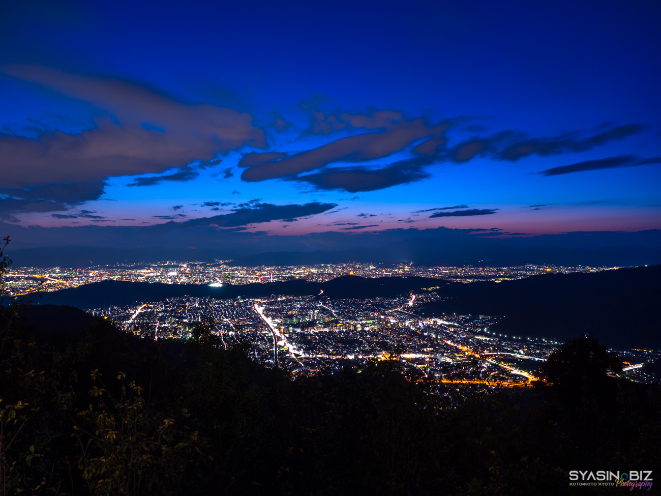 音羽山から見る山科と京都の特徴夜景